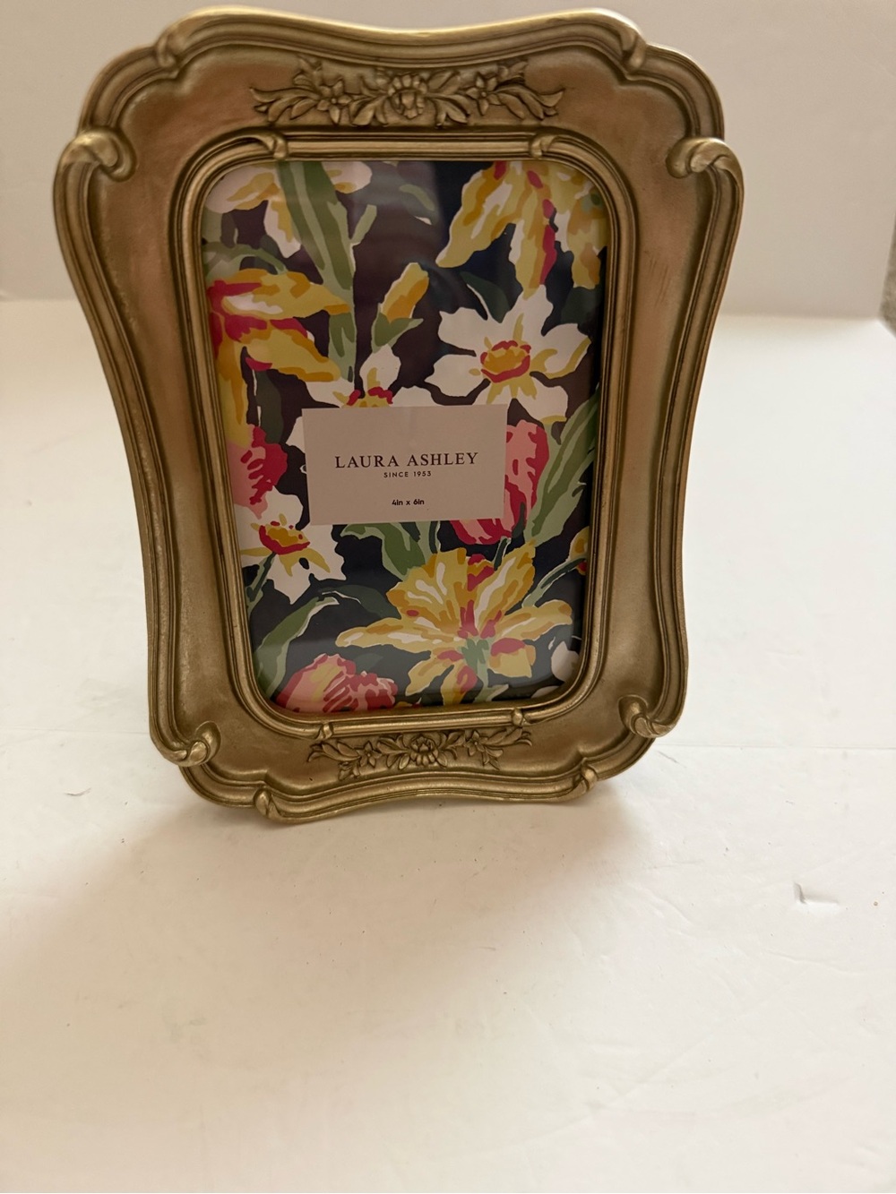 Laura Ashley Fancy Gold Picture Frame 4 x 6 Size with Easel Stand Gallery Wall